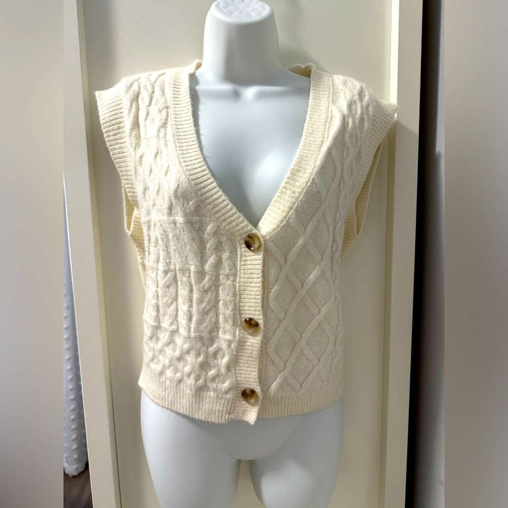 Cable knit Sweater Vest/Cardigan